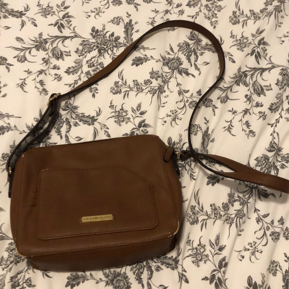 Tommy Hilfiger brown crossbody purse!